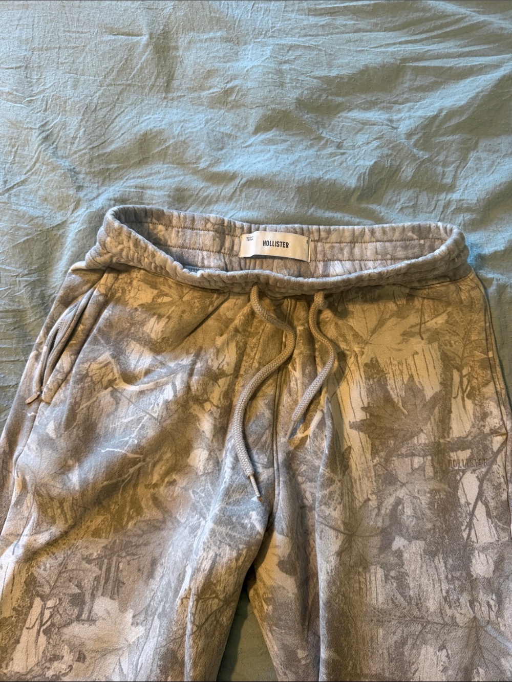 Hollister Men's Gray Camo Drawstring Joggers